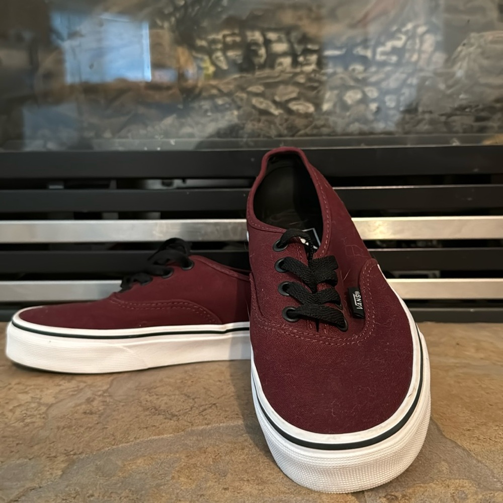 Maroon vans style Authentic
